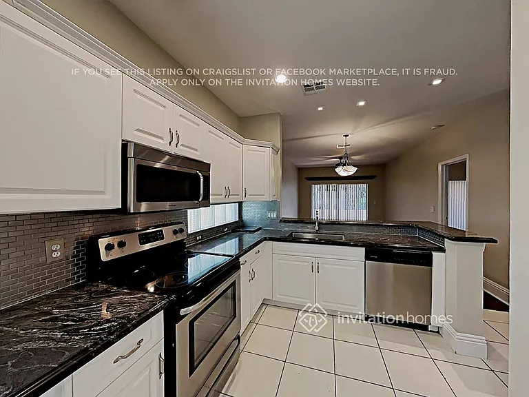 10338 NW 7th St — Photo 7