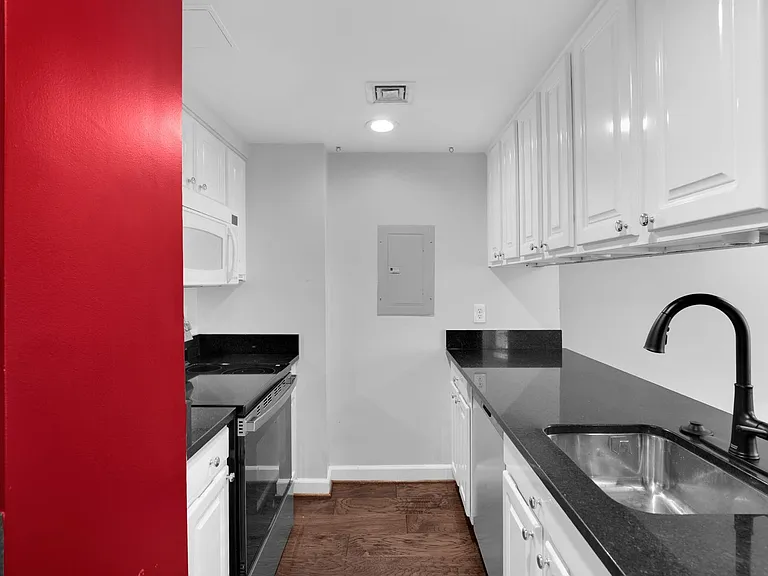 1801 Calvert St NW #G9 — Photo 9