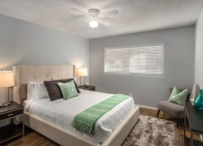 4461 Menlo Ave — Photo 5