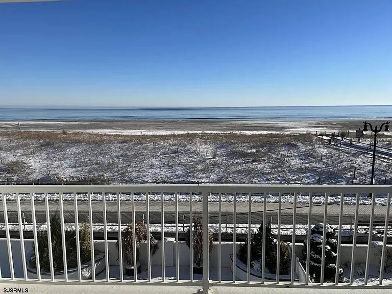 4501 Boardwalk #B — Photo 10