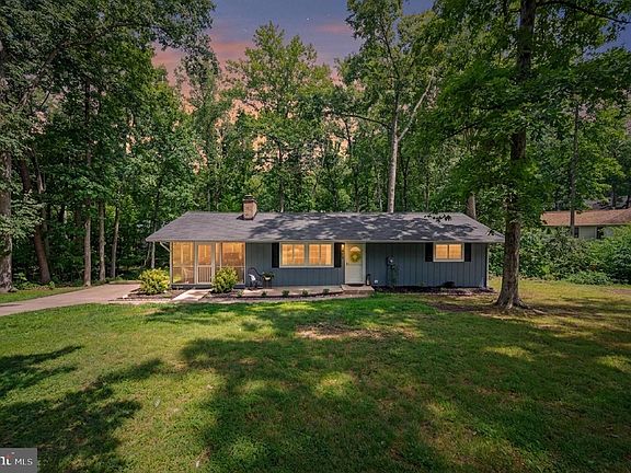 3rd image of 408 Birchside Cir