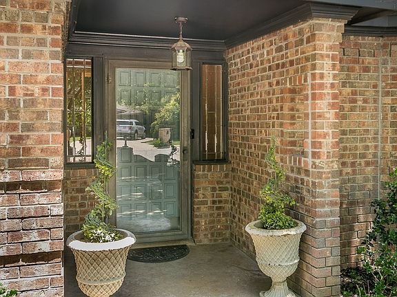 3rd image of 3513 Cinderella Ln