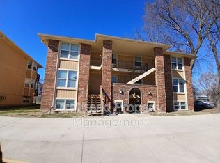 1110 N Noland Rd APT E, Independence, MO 64050