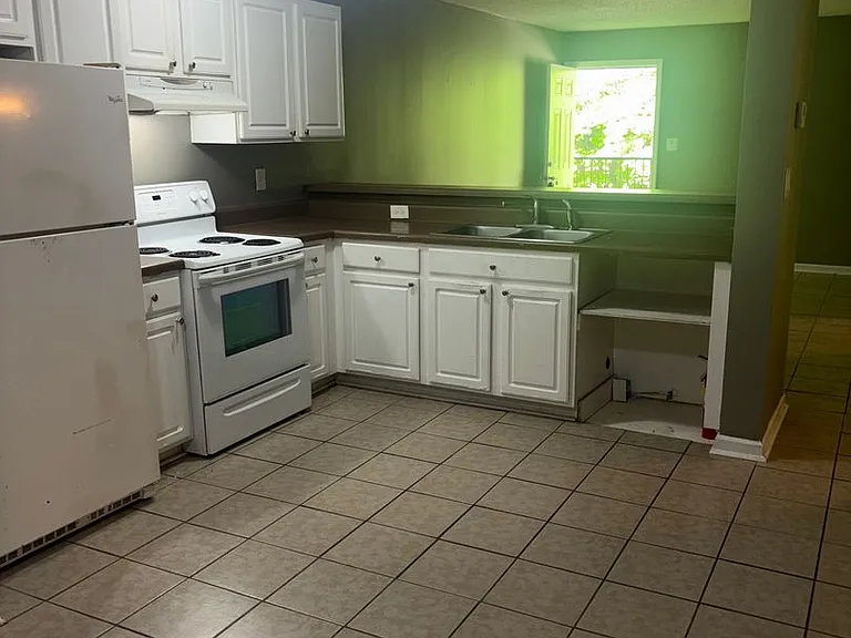 3840 Lassiter Mountain Apartments — Photo 9