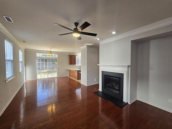 4th image of 707 Delta Downs Dr