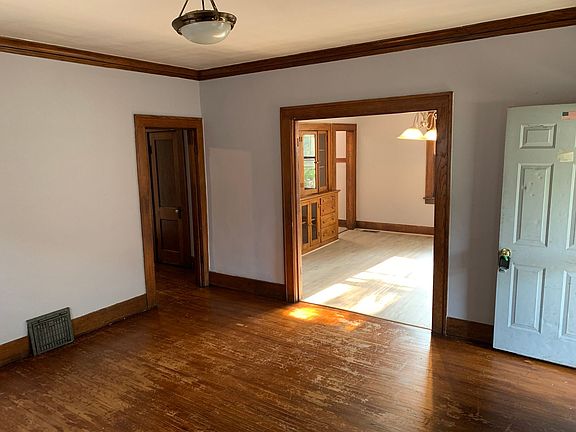 4th image of 1017 E Virginia Ave