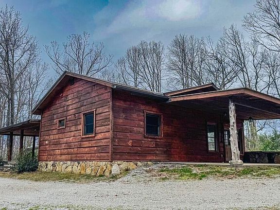 4th image of 495 Bear Hollow Rd