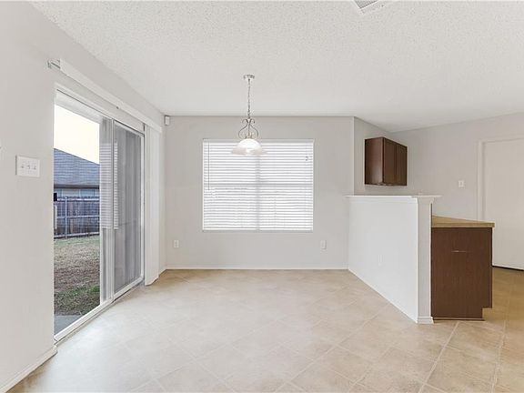 4th image of 4849 Leaf Hollow Dr