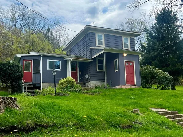 55 Paine St, Troy, PA 16947