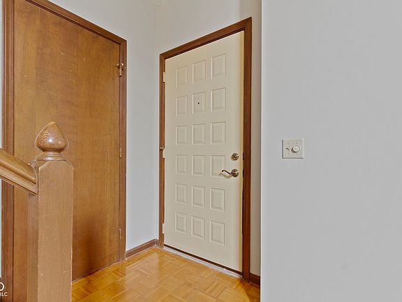 5th image of 517 Conner Creek Dr