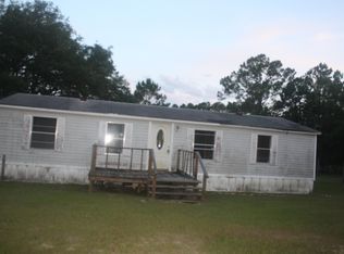 111 Hemlock Ave, Interlachen, FL 32148