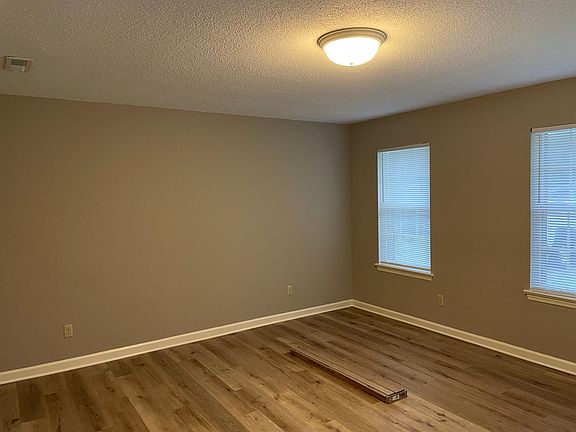 3rd image of 7718 Vista Hills Dr