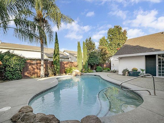 5th image of 1269 Northridge Dr