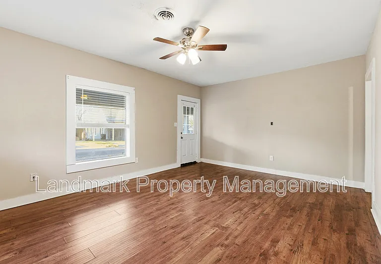 405 College St — Photo 6