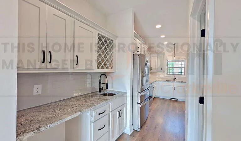 576 Dexter Dr — Photo 9
