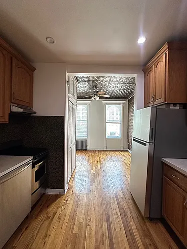 349 W Broadway #16 Photo 1