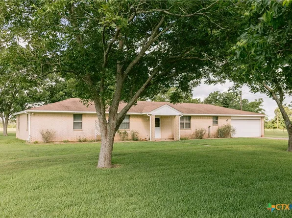 904 J 2 Ranch Rd, Inez, TX 77968