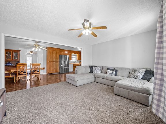 5th image of 1123 Hazel Dr