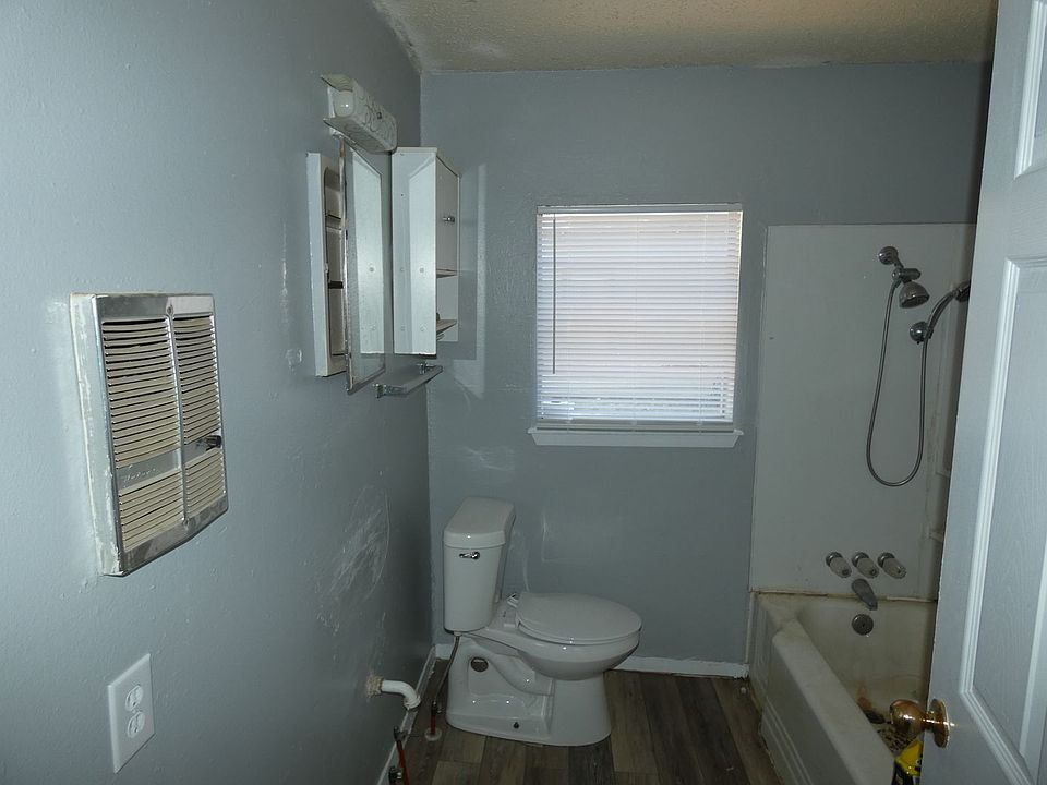 1st image of 2122 North St