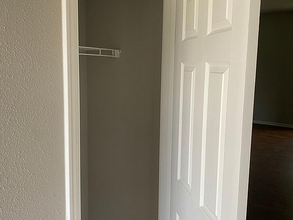 4th image of 2089 Meadow Ave