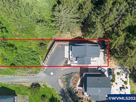 3rd image of 2128 SW Coast Ave