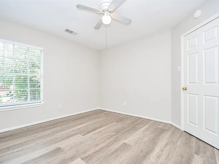 5523 Poundstone Ct — Photo 29