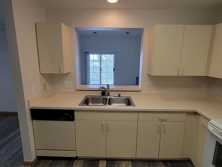 Evia Apartments — Photo 38