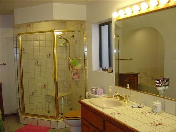 4th image of 1477 Arcadia Blvd