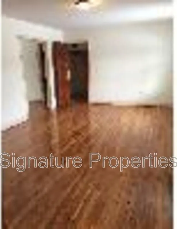 3 bed, 2.0 bath, $925 — Photo 2