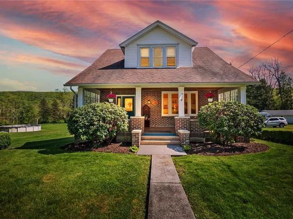 307 W White Bear Dr, Summit Hill, PA 18250