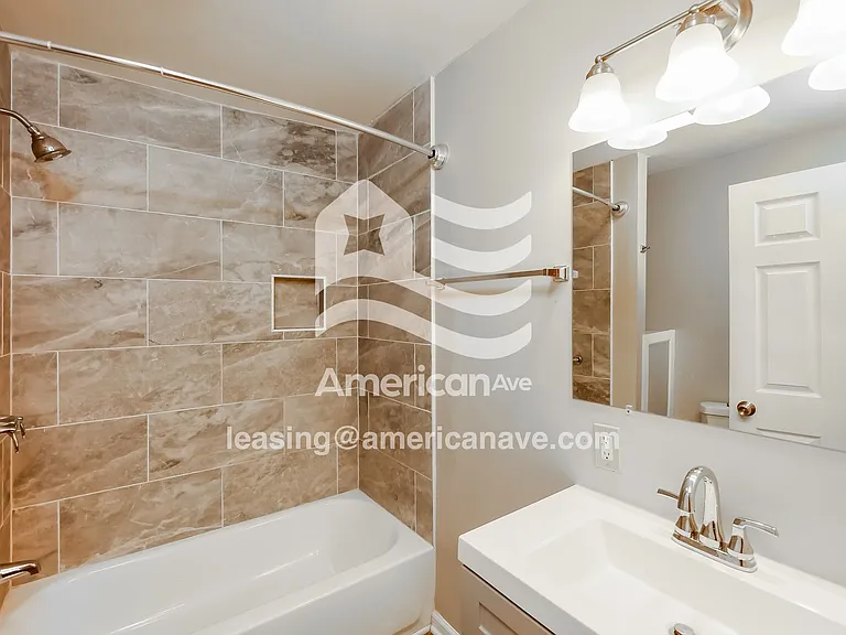 1274935_011_wm_-_main_bathroom_13457843.jpg
