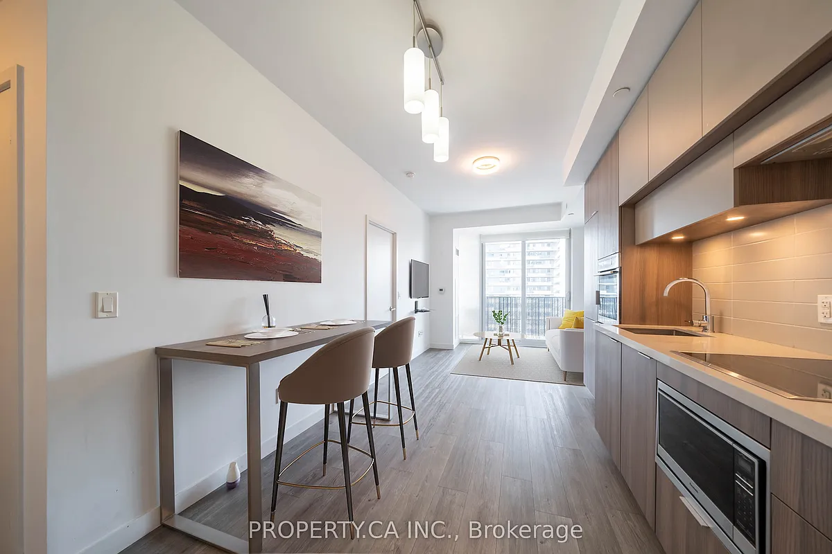 Building Photo - 8 Eglinton Ave E #1412