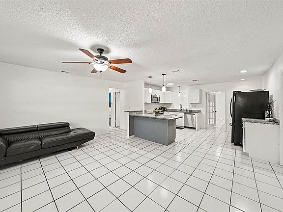4th image of 39443 8th Ave