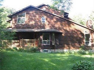 302 Brook Valley Dr, New Castle, PA 16105