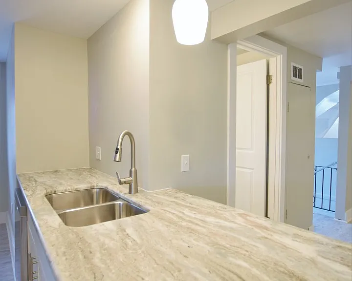 1002 N Aurora St — Photo 43