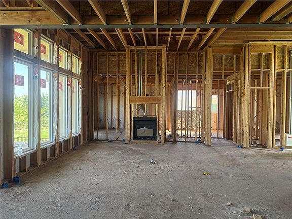 5th image of 18457 Mohawk Ln