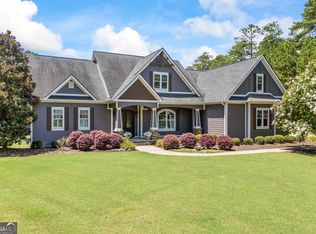 594 Melody Point, Hartwell, GA 30643