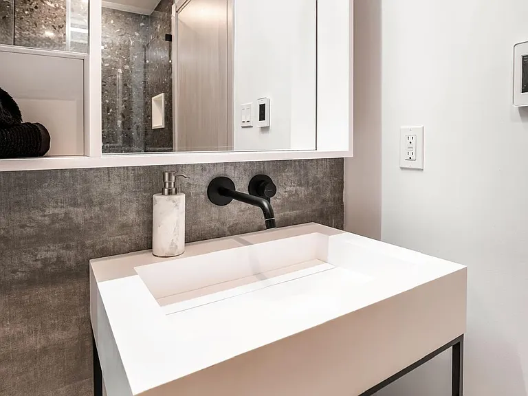 181 E 101st St #701 — Photo 15