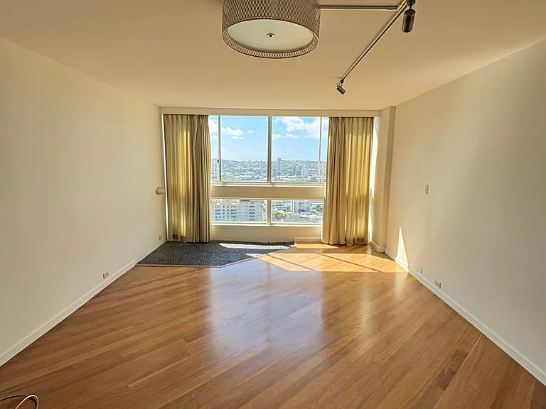 1212 Punahou St #3303 — Photo 2
