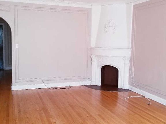 4th image of 1218 W Pratt Blvd APT 2