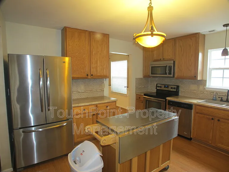 8007 Bristle Ln — Photo 4