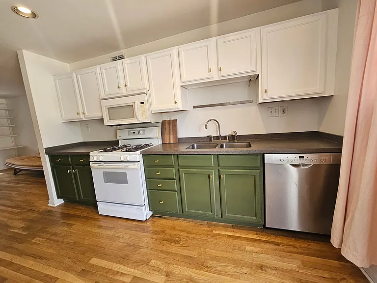 575 Flat Shoals Ave SE #8 — Photo 8
