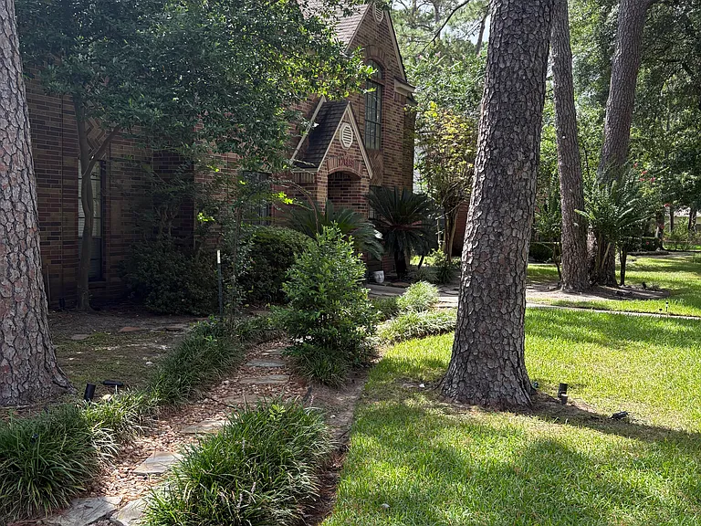 17619 Champion Forest Dr — Photo 23