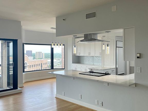 2nd image of 3030 McKinney Ave APT 1904