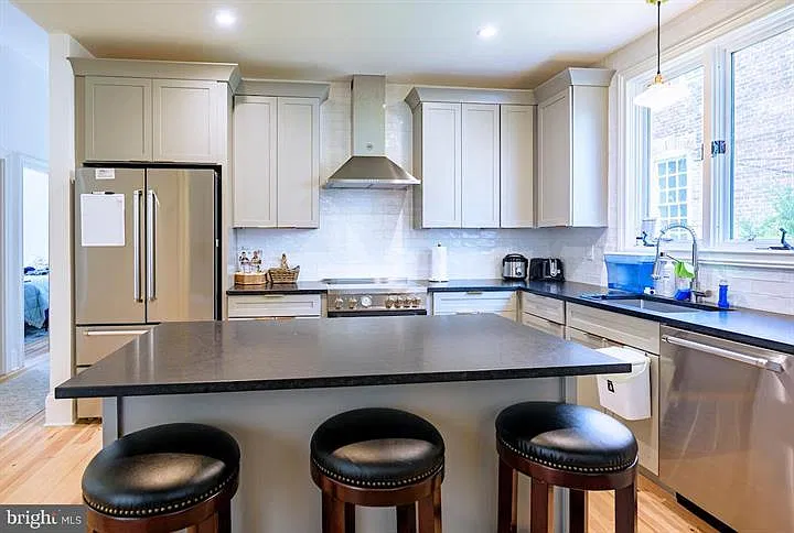 2 bed, 1800 sqft, $5,010 — Photo 4