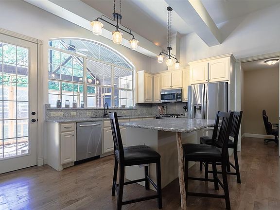 5th image of 4210 Lone Star Cir