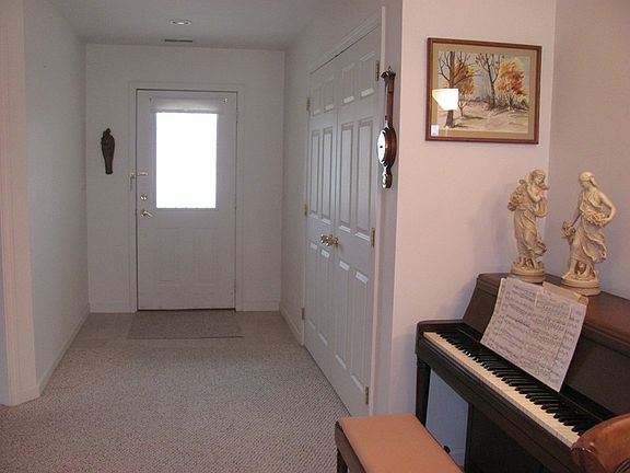 2nd image of 613 Lake Harbor Dr