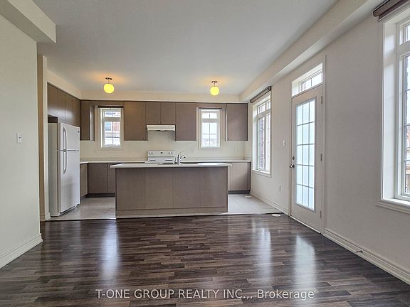 4th image of 8 Larry Grove Way