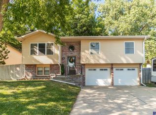831 W Godfrey Dr, Lincoln, NE 68521