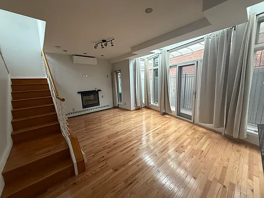 Rented by Voro, LLC | media 1